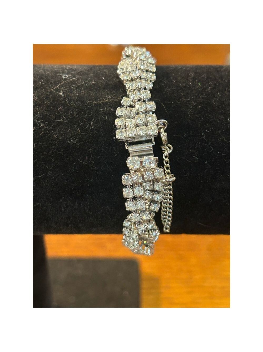 Women's beautiful rhinestone Bracelet Silver tone